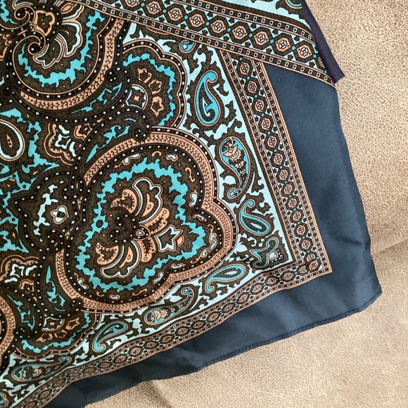 Talbots silk scarf NWOT - Picture 4 of 5